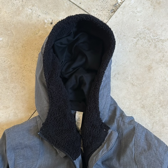 Lululemon fall jacket with Sherpa trim hood - Picture 7 of 7